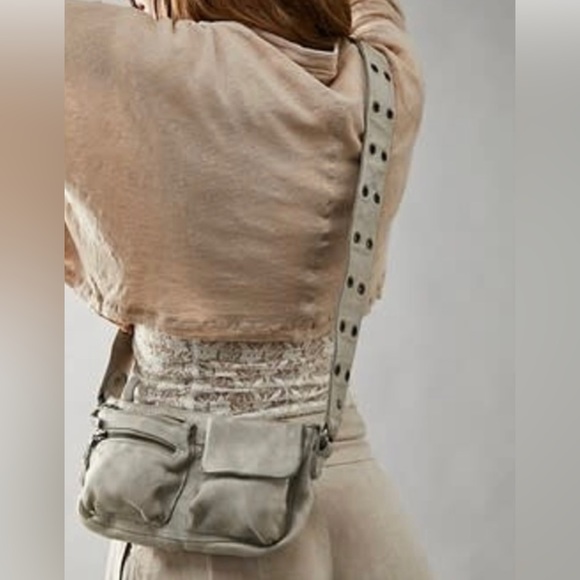 Free People Handbags - Free People Wade Leather Sling